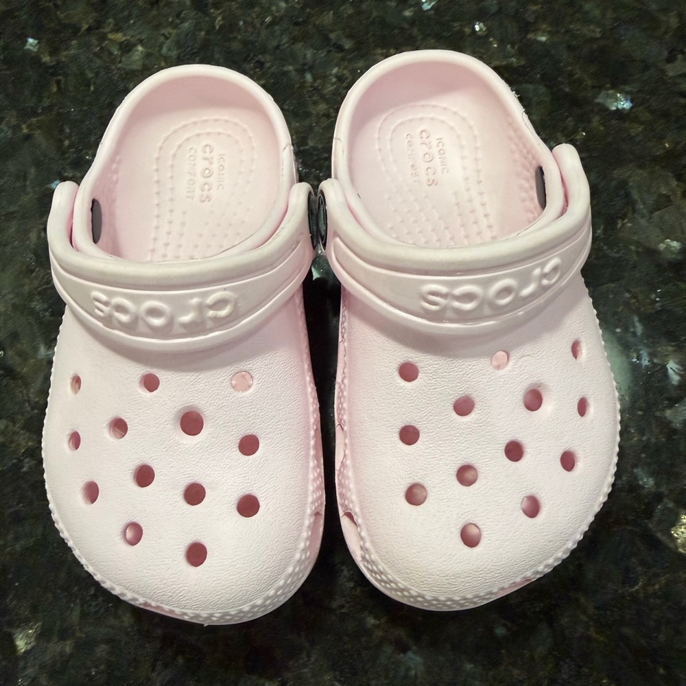 EUC Toddler Girl C7 Light Pink Crocs